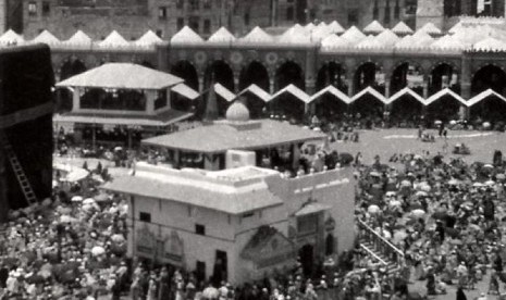 Bangunan sumur zamzam di Masjidil Haram tahun 1935.