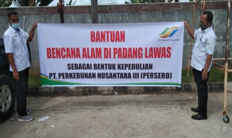 PTPN III (Persero) Serahkan Bantuan Sembako ke Korban Bencana Alam Padang Lawas thumbnail