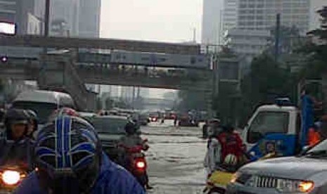 Banjir di depan Halte Tosari, Jumat (18/1) pagi.