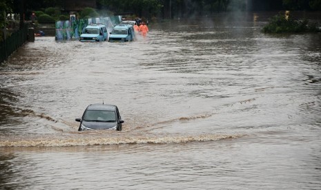 Banjir di kawasan Jakarta Timur, Rabu (1/1)