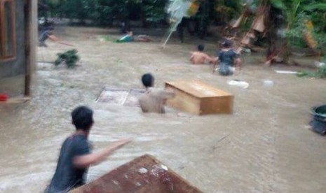 Banjir di Kuningan, Jawa Barat.