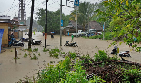 Banjir di wilayah Mamuju, Sulawesi Barat.