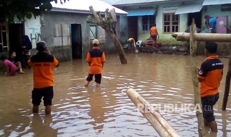 Banjir melanda Kecamatan Bolo, Kabupaten Bima, NTB pada Senin (5/3).