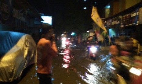 Banjir melanda Kota Mataram (ilustrasi)