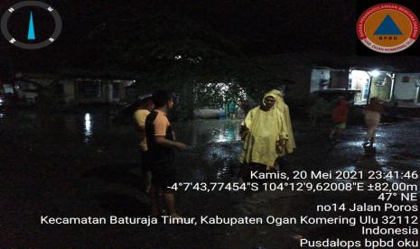 Banjir melanda wilayah Kabupaten Ogan Komering Ulu, Provinsi Sumatera Selatan, pada Kamis (20/5), pukul 19.00 WIB. Banjir yang terjadi dipicu oleh hujan intensitas tinggi dengan durasi yang cukup lama. Akibatnya, anak sungai di perumahan Helindo dan perumahan Sriwijaya meluap. Sebanyak 160 KK dilaporkan terdampak peristiwa tersebut.