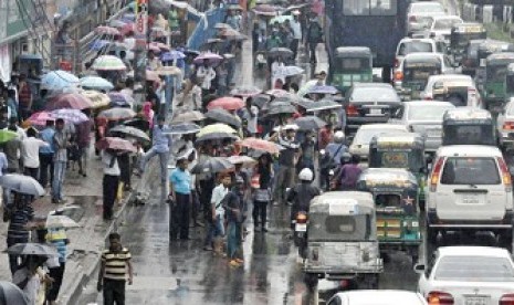 Banjir yang mengguyur Bangladesh akibatkan banjir bandang.