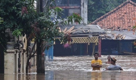 Banjir yang sudah berlalu menyisakan sejumlah penyakit di warga.