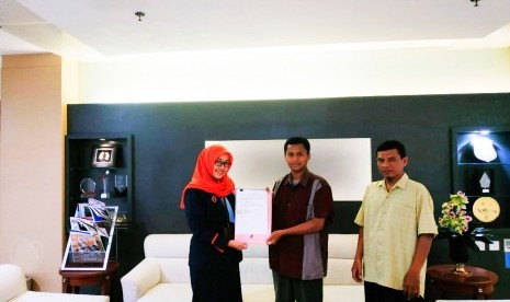 Bank Bengkulu menyerahkan dana CSR kepada BMH, untuk kegiatan Khitan Berkah 2019.