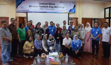  Bank BJB bekerja sama dengan Pemprov DKI Jakarta dan Gerakan Nusantara Berdaya (GNB) menggelar seminar kewirausahaan dengan tema ‘Strategi Tumbuh Siap Bersaing’ di Tempat Kumpul Kreatif Jakarta Utara, Jakarta, Rabu (19/2).