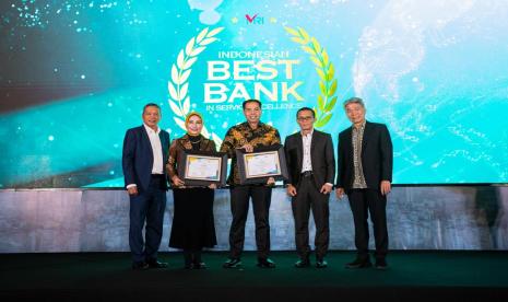 Bank bjb kembali menorehkan prestasi gemilang dengan berhasil diakui kembali sebagai salah satu Bank terbaik dalam ekselensi pelayanan dalam acara 21st Infobank-MRI Banking Service Excellence 2024.