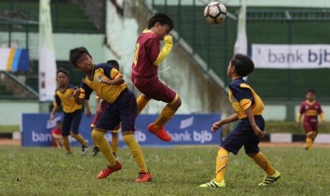 Bank BJB menggelar kegiatan BJB Soccer Festival 'Bakatku Tandamataku' U9 dan U11 di Stadion Siliwangi, Kota Bandung, Sabtu (8/4) hingga Ahad (9/4). 