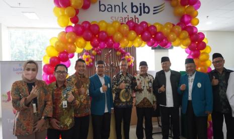 Bank Bjb syariah senantiasa memudahkan nasabah yang ingin beribadah haji dan umrah dengan memperluas layanan serta menambah jaringan kantor fungsional di Kemenag. 