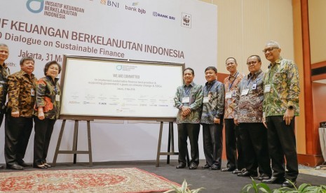 Bank BJB yang tergabung dalam kelompok The First Movers on Sustainable Banking bersama World Wide Fund For Nature (WWF) Indonesia mengumumkan terbentuknya Inisiatif Keuangan Berkelanjutan lndonesia (IKBI) di Jakarta, belum lama ini. 