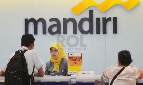 Bank Mandiri, (ilustrasi). PT Bank Mandiri (Persero) Tbk menyepakati kerja sama dengan PT Len Agra Energy, SKK Migas dan didukung oleh Kementerian Energi dan Sumber Daya Mineral serta Dewan Energi Nasional untuk memperkuat ekosistem solar panel. 