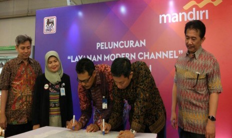 Bank Mandiri bekerja sama dengan Super Indo meluncurkan layanan pembayaran iuran BPJS Kesehatan melalui modern channel, Rabu (22/2). 