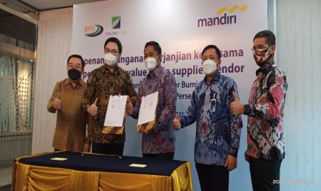 Bank Mandiri terus berkomitmen untuk mendorong percepatan pemulihan ekonomi khususnya pada segmen Usaha Kecil dan Menengah (UKM). Kali ini, Bank Mandiri menyiapkan fasilitas kredit talangan kepada pelaku UKM yang menjadi supplier/vendor PT Bumi Pangan Utama untuk membiayai operasional dan memenuhi belanja modal. 