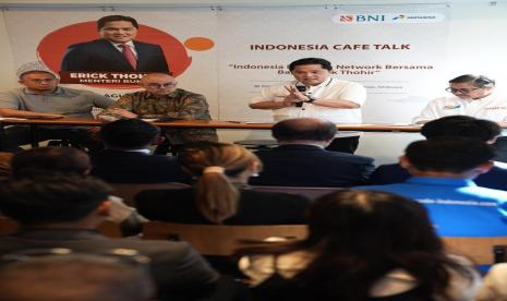 Bank Negara Indonesia (Persero) Tbk. atau BNI mendapat tugas krusial dari Menteri Badan Usaha Milik Negara (BUMN) Erick Thorir untuk semakin memperkuat program perlindungan pekerja migran melalui pegelolaan data dan pembuatan produk jasa keuangan.