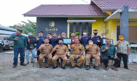 Bank Sampah PPM SAHATE merupakan bank sampah binaan dari relawan Rumah Zakat yang dibentuk sebagai unit usaha dari kelompok ternak milenial yang artinya mereka para pemudadan remaja bergabung membentuk usaha di bidang ternak ayam kampung.