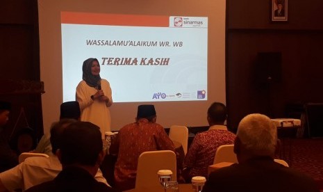  Bank Sinar Mas Syariah memperkenalkan produk barunya Tabungan Haji ke KBIH se Kota Bandung, Kamis (8/11).