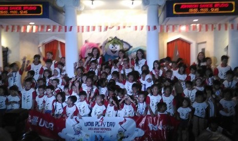 Bank UOB Indonesia anak merayakan hari kemerdekaan ke-72 RI di Kidzania Jakarta, Sabtu (18/8).