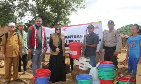 Bantuan dari warga Gaza, Palestina, untuk korban banjir di Indonesia.