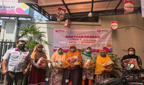 Bantuan ini termasuk kedalam salah satu program unggulan PYI yaitu program Bantu Harapan Bagi Dhuafa (BAHAGIA). Pembagian sembako tersebut merupakan upaya PYI Yatim dan Zakat dalam membantu sesama bagi masyarakat yang membutuhkan khususnya para lansia