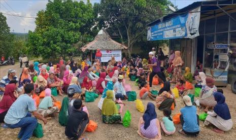 Bantuan masyarakat Turki kepada warga Desa Mekarmanik, Lebak Banten