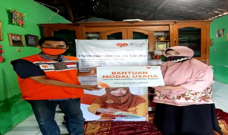 Bantuan modal sudah di distribusikan Rumah Zakat di 144 titik desa berdaya dengan 120 Penerima Manfaat. 