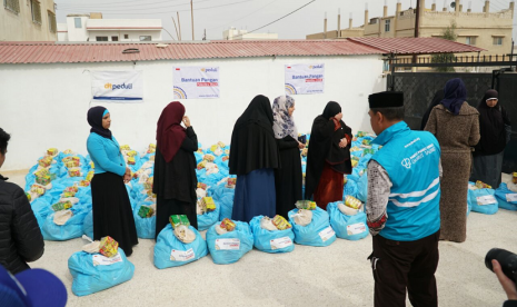 Bantuan untuk para pengungsi Palestina di Yordania dari warga Indonesia melalui DT Peduli.