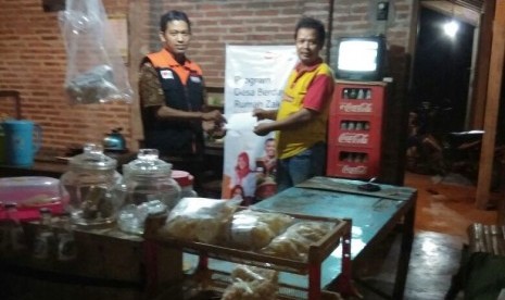 Bantuan usaha untuk Roni di Kudus.