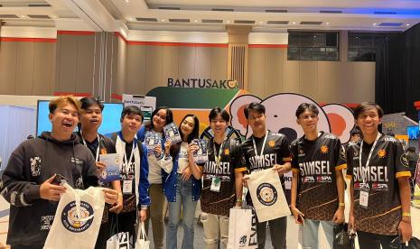 BantuSaku sosialisasi melalui pembukaan Booth pada event Fornas (Festival Olahraga Rekreasi Nasional) Esport yang digelar di Sudirman Grand Ballroom, Bandung