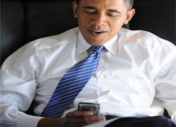 Barack Obama dan Blackberry kesayangannya