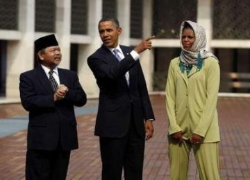 Barack Obama dan istri bersama Imam Masjid Istiqlal, Ali Mustafa Yakub