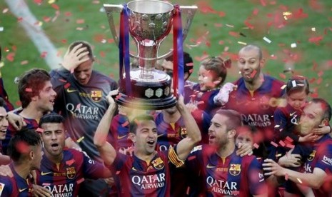 Barcelona merayakan gelar juara La Liga musim ini usai menjalani pertandingan terakhir melawan Deportivo La Coruna yang berakhir 2-2.