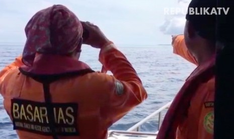 Basarnas Mataram sedang melakukan pencarian kapal tenggelam di di sekitar Pulau Kapoposang Bali, Sulawesi Selatan.