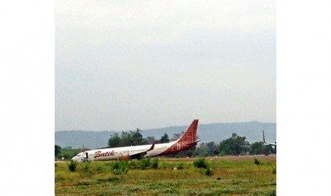 Pesawat Batik Air tergelincir di Bandara Adisucipto, Jumat (6/11).