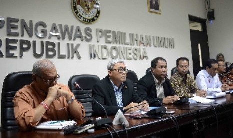 Bawaslu beserta timses dari kedua pasangan capres-cawapres