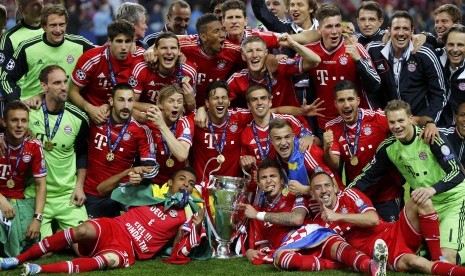 Bayern Muenchen merayakan raihan trofi Liga Champions 2012/2013.