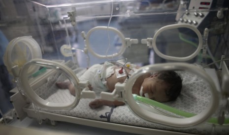 Sebanyak dua bayi baru lahir meninggal dunia dan puluhan lainnya dalam kondisi berisiko karena pemadaman listrik di Gaza 