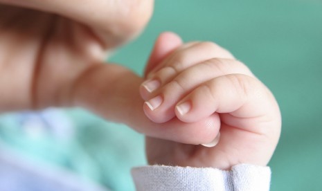 Bayi. Seorang bayi berumur 10 bulan diculik dari rumah orang tuanya di Duren Sawit, Jakarta Timur. Pelaku telah dibekuk polisi.