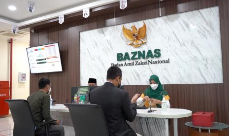  Baznas melayani masyarakat dalam menunaikan ibadah zakat, infak, dan sedekah.