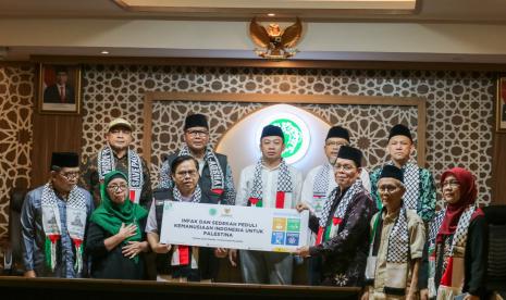 BAZNAS menyalurkan bantuan untuk Palestina donasi dari Majelis Ulama Indonesia (MUI) senilai Rp 25 miliar.