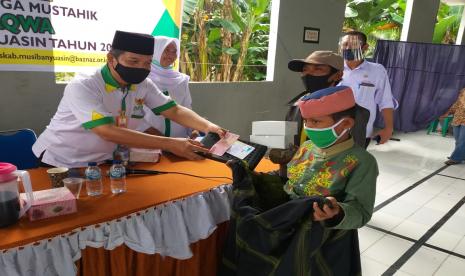 Baznas Muba menggelarkan khitanan massal di Kecamatan Keluang tepatnya di Desa Cipta Praja.