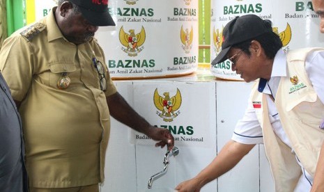 Baznas resmikan pembangunan instalasi air minum di Asmat