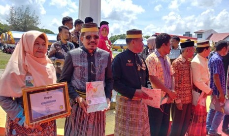 Baznas terima penghargaan dari Bupati Selayar.