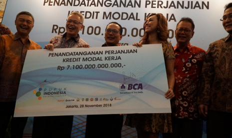 BCA menyalurkan kredit kepada Grup Pupuk Indonesia senilai Rp 7,1 triliun.