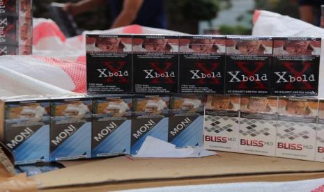 Bea Cukai amankan 4,47 juta batang rokok ilegal dalam dua penindakan beruntun.