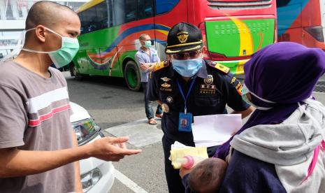 Bea Cukai awasi pemulangan TKI asal Malaysia.