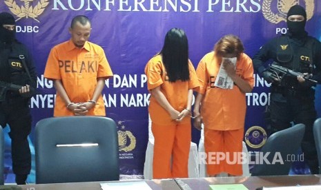 Bea Cukai Bandara Soekarno Hatta bersama Bareskrim Polri menggelar Konferensi Pers terkait penggagalan penyelundupan narkoba, di Aula Kantor Pelayanan Umum Bea Cukai, Kamis (3/8). 