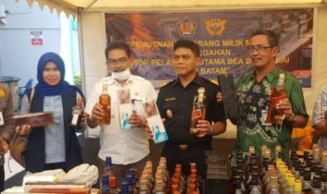 Bea Cukai Batam kembali gelar pemusnahan barang-barang ilegal hasil penindakan 2013 hingga 2017.